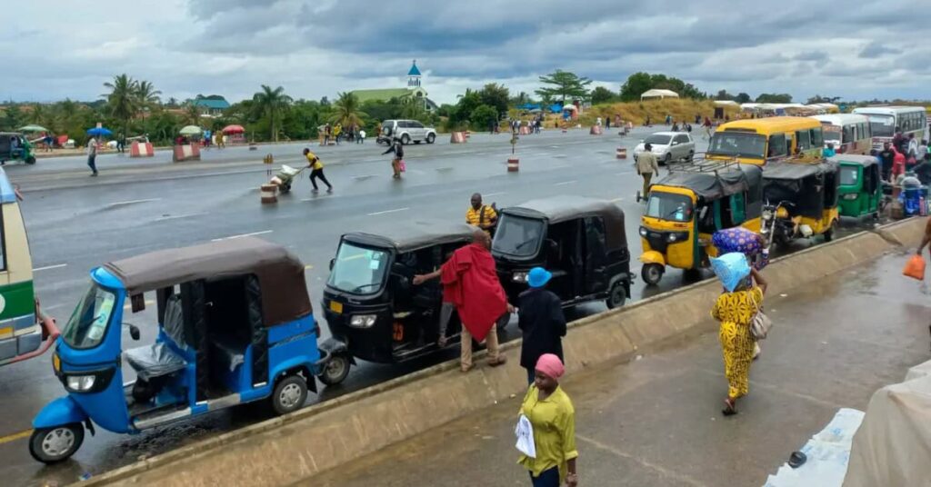 Tanzania’s Three-Wheeled Taxi Drivers Turn To CNG For Cost And Time Savings